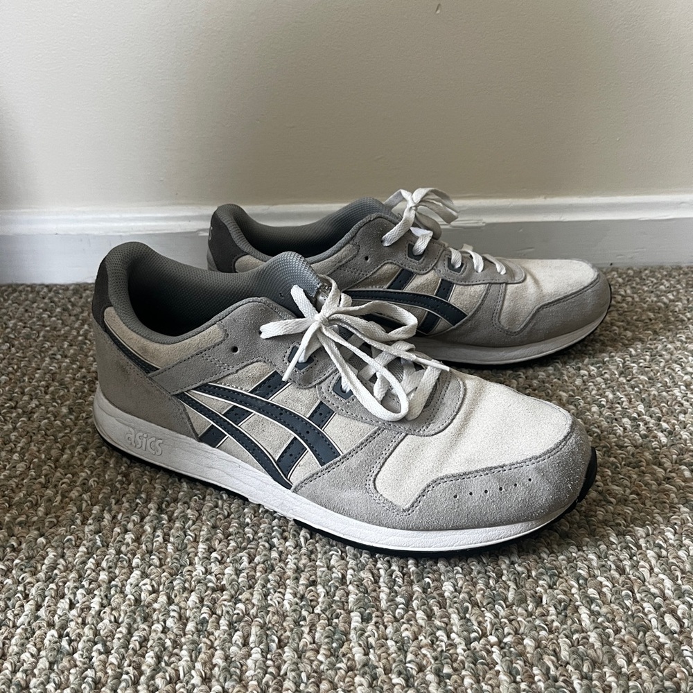 ASICS Men's White and Gray Sneakers